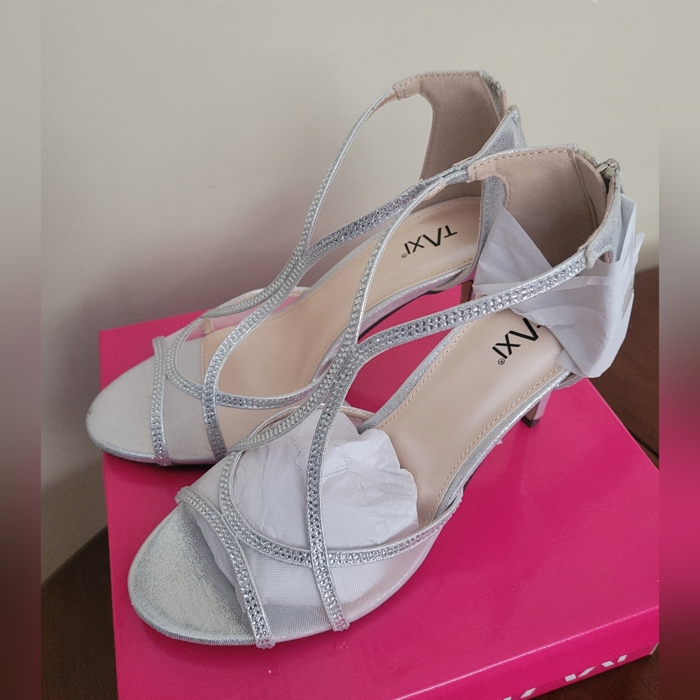 Silver Special Occasion Heels NEW!